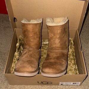 Women’s size 9 UGG Bailey Bow Tan Boots
